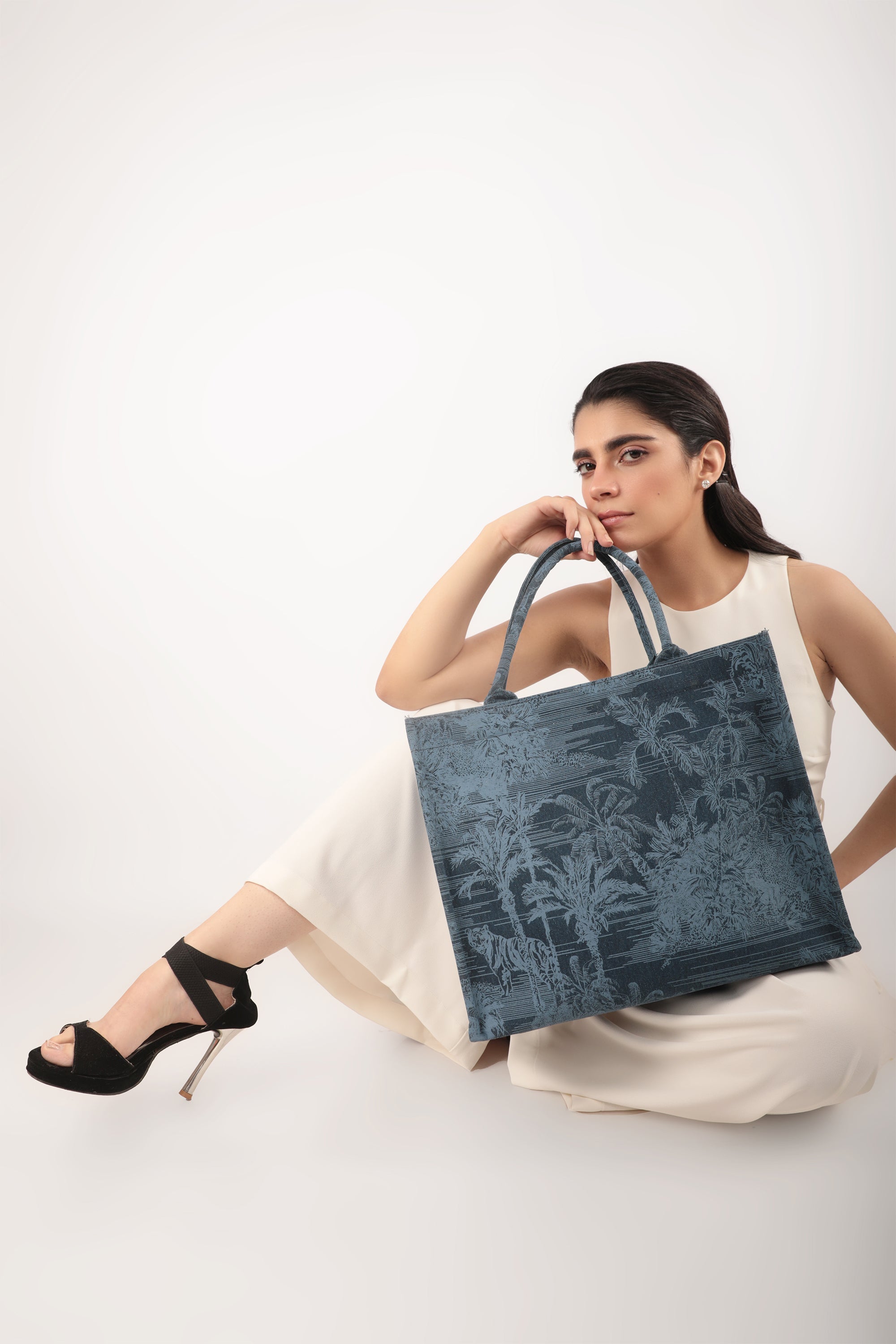 Luna Box Tote Bag Blue